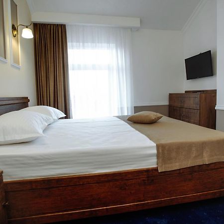 Astoria Hotell Chisinau Eksteriør bilde