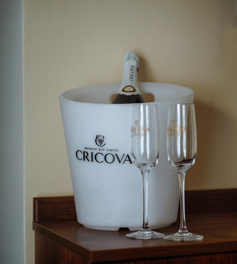 Astoria Hotell Chisinau Eksteriør bilde