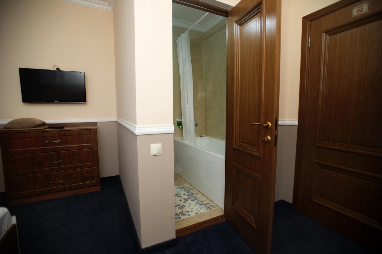 Astoria Hotell Chisinau Eksteriør bilde