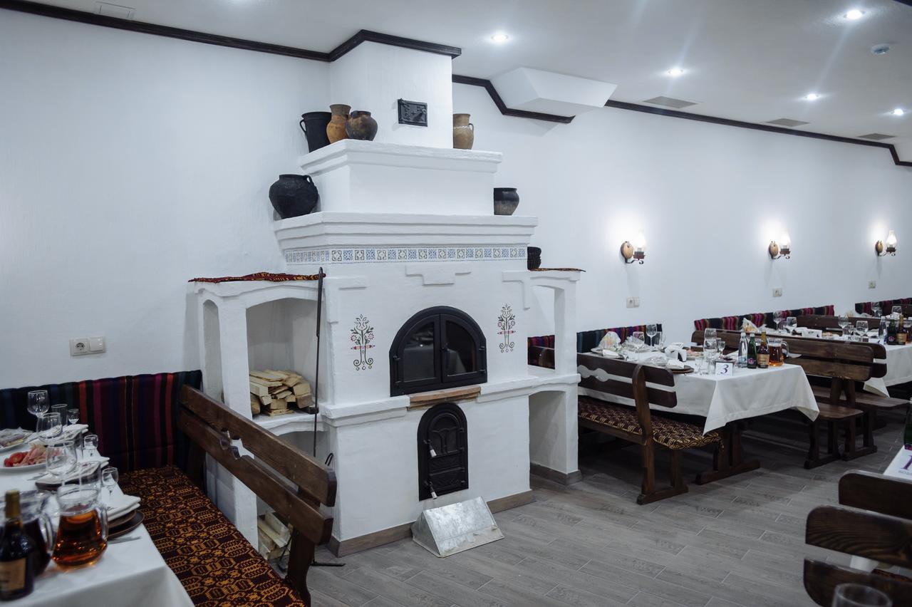 Astoria Hotell Chisinau Eksteriør bilde