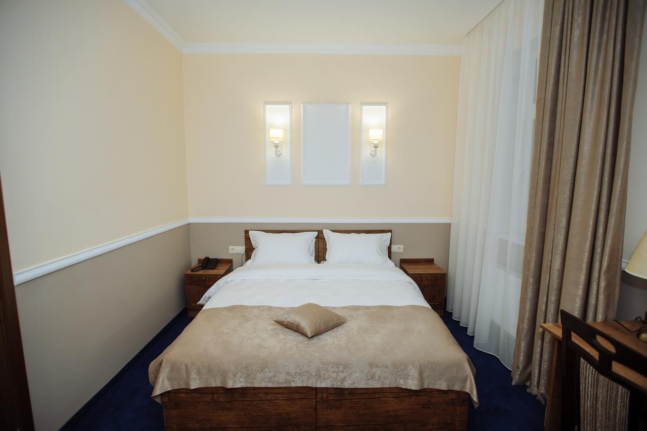Astoria Hotell Chisinau Eksteriør bilde